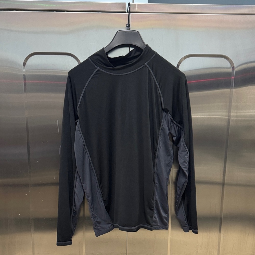 Men's Black and Gray Rash Guard